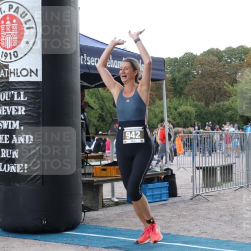 14.09.2025 - Stadtparktriathlon Strokosch-Dieckow http://msf.ph/oto/8888471 14.09.2025 12:24:48 Ziel 942 meine-sportfotos.de