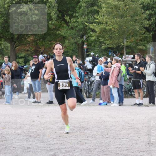 14.09.2025 - Stadtparktriathlon Strokosch-Dieckow http://msf.ph/oto/8888479 14.09.2025 12:26:02 Ziel 789, 935 meine-sportfotos.de