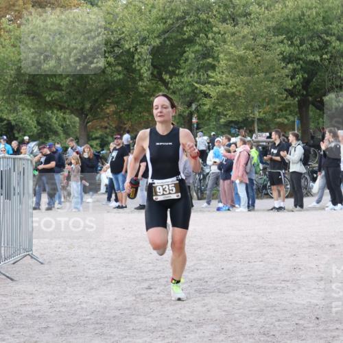 14.09.2025 - Stadtparktriathlon Strokosch-Dieckow http://msf.ph/oto/8888483 14.09.2025 12:26:03 Ziel 789, 935 meine-sportfotos.de