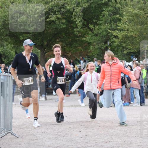 14.09.2025 - Stadtparktriathlon Strokosch-Dieckow http://msf.ph/oto/8888534 14.09.2025 12:27:06 Ziel 981, 996 meine-sportfotos.de