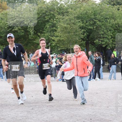 14.09.2025 - Stadtparktriathlon Strokosch-Dieckow http://msf.ph/oto/8888537 14.09.2025 12:27:07 Ziel 981, 996 meine-sportfotos.de