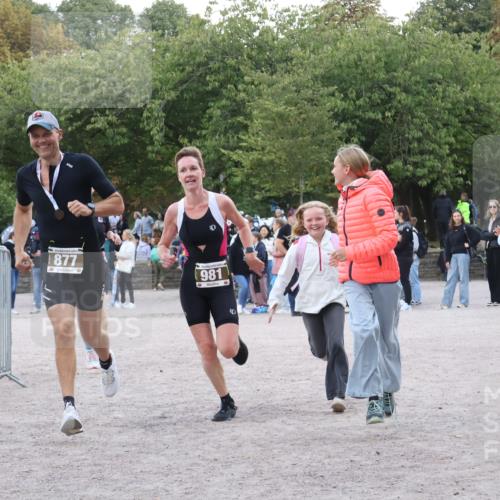 14.09.2025 - Stadtparktriathlon Strokosch-Dieckow http://msf.ph/oto/8888538 14.09.2025 12:27:08 Ziel 981, 996 meine-sportfotos.de