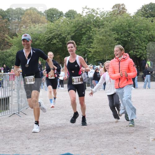 14.09.2025 - Stadtparktriathlon Strokosch-Dieckow http://msf.ph/oto/8888539 14.09.2025 12:27:08 Ziel 981, 996 meine-sportfotos.de