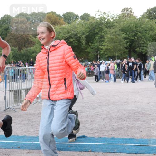 14.09.2025 - Stadtparktriathlon Strokosch-Dieckow http://msf.ph/oto/8888545 14.09.2025 12:27:09 Ziel 981, 996 meine-sportfotos.de