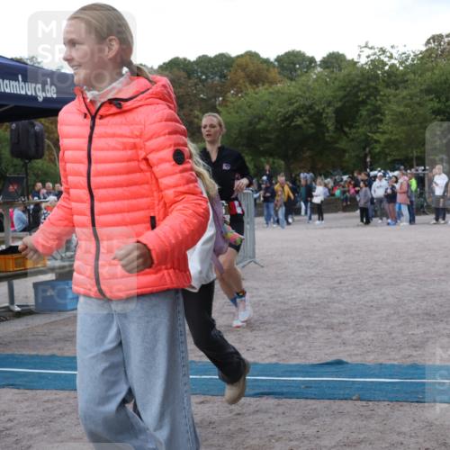 14.09.2025 - Stadtparktriathlon Strokosch-Dieckow http://msf.ph/oto/8888546 14.09.2025 12:27:10 Ziel 981, 996 meine-sportfotos.de