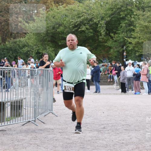 14.09.2025 - Stadtparktriathlon Strokosch-Dieckow http://msf.ph/oto/8888550 14.09.2025 12:27:35 Ziel 857, 975 meine-sportfotos.de