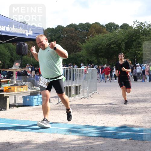 14.09.2025 - Stadtparktriathlon Strokosch-Dieckow http://msf.ph/oto/8888556 14.09.2025 12:27:37 Ziel 857, 975 meine-sportfotos.de