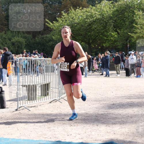 14.09.2025 - Stadtparktriathlon Strokosch-Dieckow http://msf.ph/oto/8888568 14.09.2025 12:27:46 Ziel 932 meine-sportfotos.de