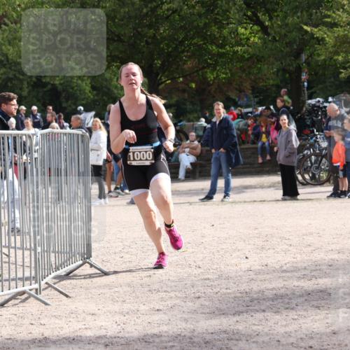 14.09.2025 - Stadtparktriathlon Strokosch-Dieckow http://msf.ph/oto/8888635 14.09.2025 12:29:47 Ziel 976, 1000 meine-sportfotos.de
