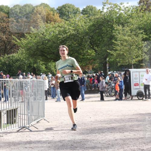 14.09.2025 - Stadtparktriathlon Strokosch-Dieckow http://msf.ph/oto/8888682 14.09.2025 12:30:09 Ziel 961, 1072 meine-sportfotos.de