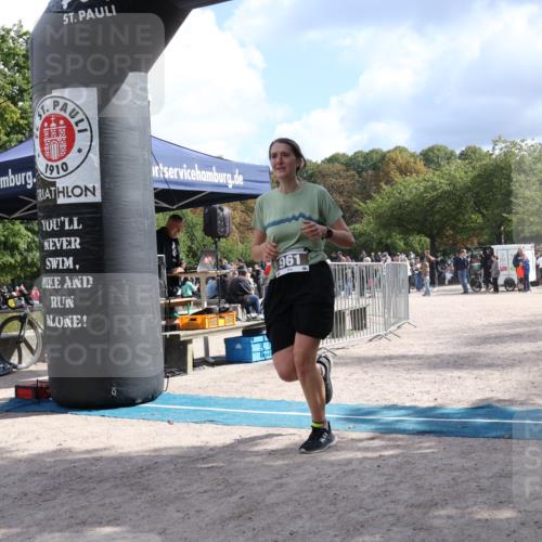 14.09.2025 - Stadtparktriathlon Strokosch-Dieckow http://msf.ph/oto/8888689 14.09.2025 12:30:11 Ziel 961, 1072 meine-sportfotos.de