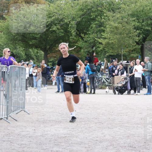 14.09.2025 - Stadtparktriathlon Strokosch-Dieckow http://msf.ph/oto/8888717 14.09.2025 12:31:06 Ziel 964, 1018 meine-sportfotos.de