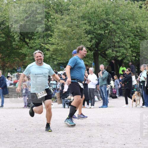 14.09.2025 - Stadtparktriathlon Strokosch-Dieckow http://msf.ph/oto/8888776 14.09.2025 12:32:27 Ziel 837, 1009, 1023 meine-sportfotos.de