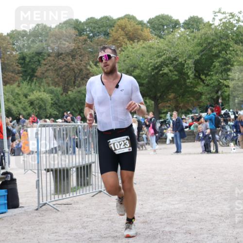 14.09.2025 - Stadtparktriathlon Strokosch-Dieckow http://msf.ph/oto/8888782 14.09.2025 12:32:33 Ziel 837, 1023 meine-sportfotos.de