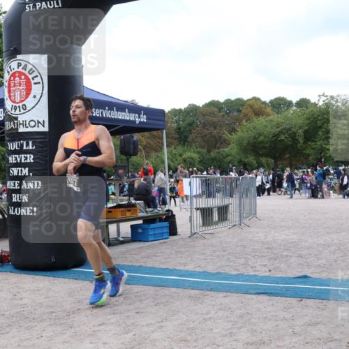 14.09.2025 - Stadtparktriathlon Strokosch-Dieckow http://msf.ph/oto/8888795 14.09.2025 12:32:46 Ziel 1077, 1082 meine-sportfotos.de