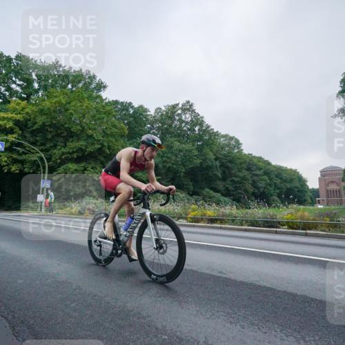 14.09.2025 - Stadtparktriathlon Michael Burmester http://msf.ph/oto/8888818 14.09.2025 08:53:21 Radfahren 310 meine-sportfotos.de