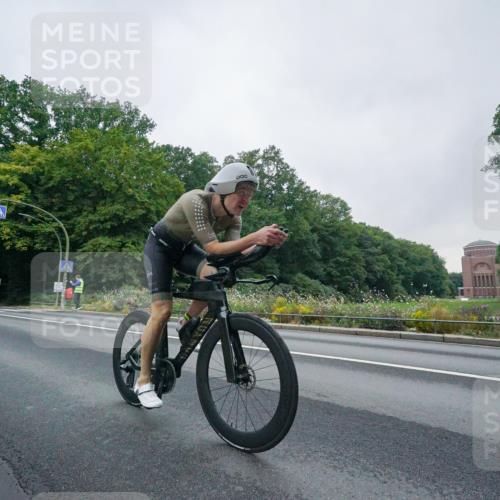 14.09.2025 - Stadtparktriathlon Michael Burmester http://msf.ph/oto/8888839 14.09.2025 08:54:40 Radfahren 335 meine-sportfotos.de