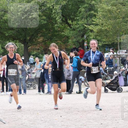 14.09.2025 - Stadtparktriathlon Strokosch-Dieckow http://msf.ph/oto/8888856 14.09.2025 12:34:11 Ziel 998 meine-sportfotos.de