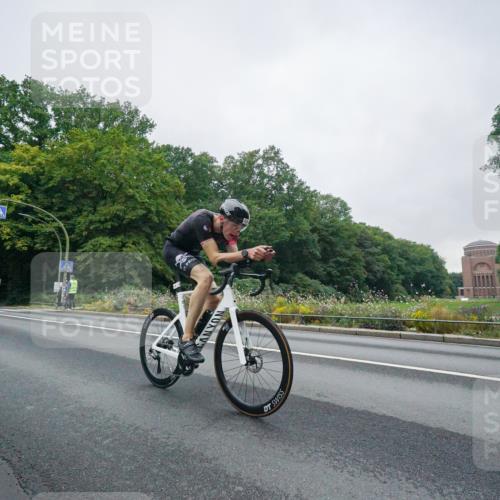 14.09.2025 - Stadtparktriathlon Michael Burmester http://msf.ph/oto/8888864 14.09.2025 08:55:56 Radfahren 301, 304, 324, 371, 373, 376 meine-sportfotos.de
