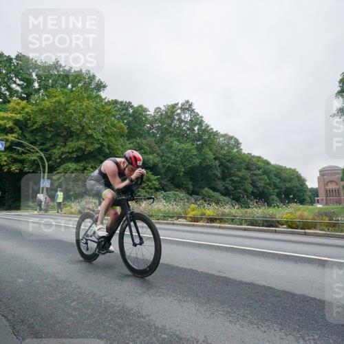 14.09.2025 - Stadtparktriathlon Michael Burmester http://msf.ph/oto/8888876 14.09.2025 08:56:11 Radfahren 318, 322, 339, 340, 342, 358, 361 meine-sportfotos.de