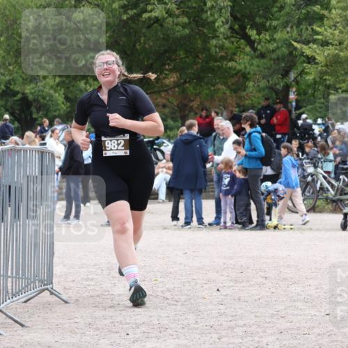14.09.2025 - Stadtparktriathlon Strokosch-Dieckow http://msf.ph/oto/8888881 14.09.2025 12:34:53 Ziel 982, 1016 meine-sportfotos.de