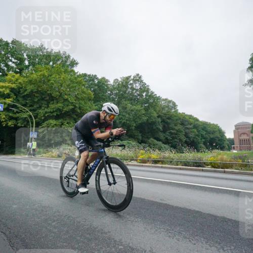 14.09.2025 - Stadtparktriathlon Michael Burmester http://msf.ph/oto/8888897 14.09.2025 08:56:30 Radfahren 323, 345, 347, 366, 370, 375, 451 meine-sportfotos.de