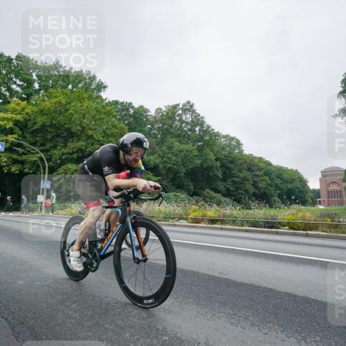 14.09.2025 - Stadtparktriathlon Michael Burmester http://msf.ph/oto/8888910 14.09.2025 08:56:41 Radfahren 326, 333, 345, 366, 451 meine-sportfotos.de