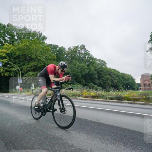14.09.2025 - Stadtparktriathlon Michael Burmester http://msf.ph/oto/8888921 14.09.2025 08:57:08 Radfahren 325, 328, 337, 349 meine-sportfotos.de