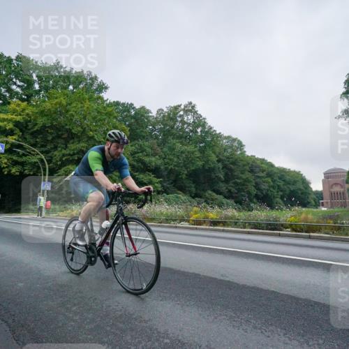 14.09.2025 - Stadtparktriathlon Michael Burmester http://msf.ph/oto/8888980 14.09.2025 08:59:20 Radfahren 346, 356 meine-sportfotos.de