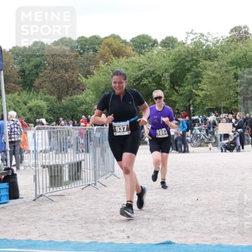 14.09.2025 - Stadtparktriathlon Strokosch-Dieckow http://msf.ph/oto/8888998 14.09.2025 12:36:40 Ziel 937, 1014, 1109 meine-sportfotos.de