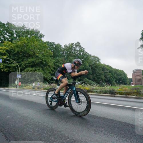 14.09.2025 - Stadtparktriathlon Michael Burmester http://msf.ph/oto/8889000 14.09.2025 09:00:11 Radfahren 330 meine-sportfotos.de