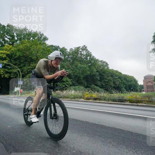 14.09.2025 - Stadtparktriathlon Michael Burmester http://msf.ph/oto/8889003 14.09.2025 09:00:28 Radfahren 335 meine-sportfotos.de
