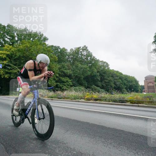 14.09.2025 - Stadtparktriathlon Michael Burmester http://msf.ph/oto/8889020 14.09.2025 09:01:39 Radfahren 377 meine-sportfotos.de
