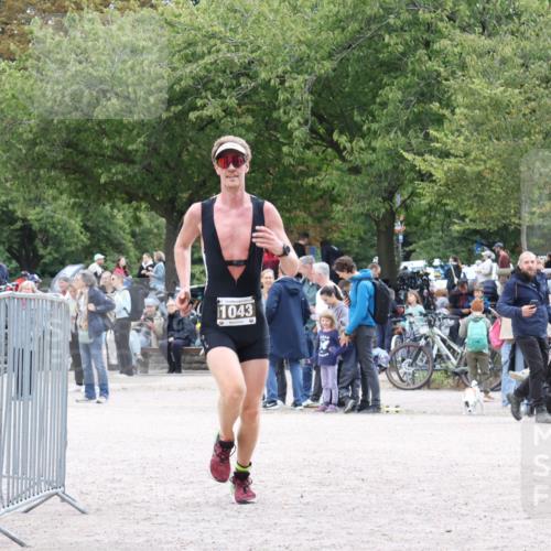 14.09.2025 - Stadtparktriathlon Strokosch-Dieckow http://msf.ph/oto/8889021 14.09.2025 12:36:55 Ziel 1043 meine-sportfotos.de