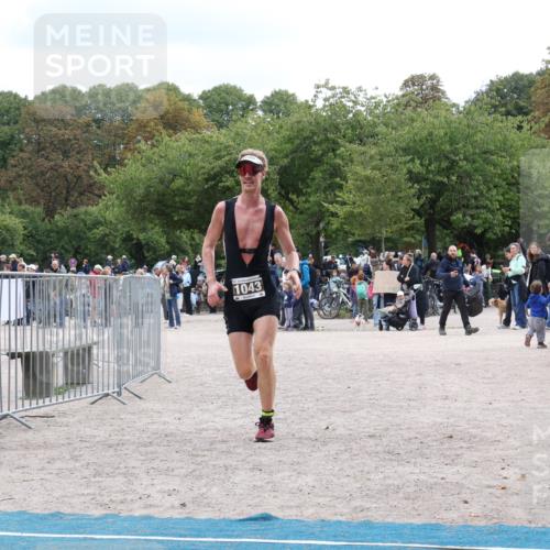 14.09.2025 - Stadtparktriathlon Strokosch-Dieckow http://msf.ph/oto/8889026 14.09.2025 12:36:57 Ziel 1043 meine-sportfotos.de