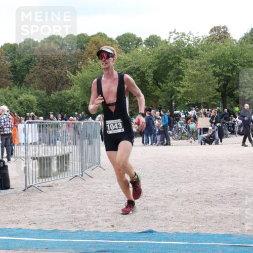 14.09.2025 - Stadtparktriathlon Strokosch-Dieckow http://msf.ph/oto/8889030 14.09.2025 12:36:57 Ziel 1043 meine-sportfotos.de