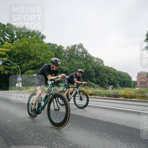 14.09.2025 - Stadtparktriathlon Michael Burmester http://msf.ph/oto/8889036 14.09.2025 09:02:22 Radfahren 333, 363, 366, 371 meine-sportfotos.de