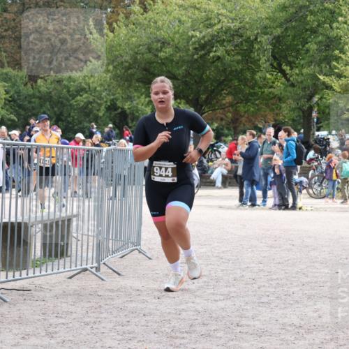 14.09.2025 - Stadtparktriathlon Strokosch-Dieckow http://msf.ph/oto/8889040 14.09.2025 12:37:26 Ziel 944, 1048 meine-sportfotos.de