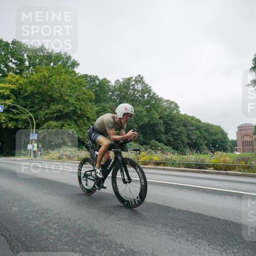 14.09.2025 - Stadtparktriathlon Michael Burmester http://msf.ph/oto/8889047 14.09.2025 09:02:34 Radfahren 318, 326, 339, 340, 342, 345, 347, 363, 370, 376 meine-sportfotos.de