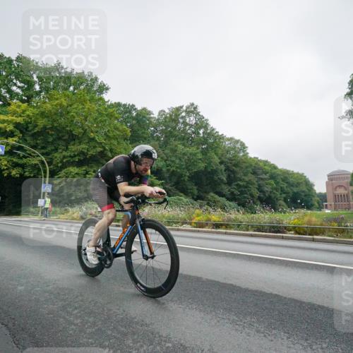 14.09.2025 - Stadtparktriathlon Michael Burmester http://msf.ph/oto/8889050 14.09.2025 09:02:40 Radfahren 323, 326, 345, 347, 361, 375, 376 meine-sportfotos.de
