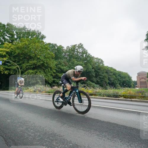 14.09.2025 - Stadtparktriathlon Michael Burmester http://msf.ph/oto/8889052 14.09.2025 09:02:41 Radfahren 323, 326, 345, 347, 361, 375, 376 meine-sportfotos.de