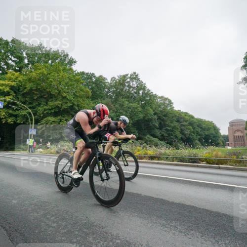 14.09.2025 - Stadtparktriathlon Michael Burmester http://msf.ph/oto/8889059 14.09.2025 09:02:48 Radfahren 302, 323, 361, 362, 375 meine-sportfotos.de