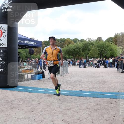 14.09.2025 - Stadtparktriathlon Strokosch-Dieckow http://msf.ph/oto/8889060 14.09.2025 12:37:29 Ziel 944, 1048 meine-sportfotos.de