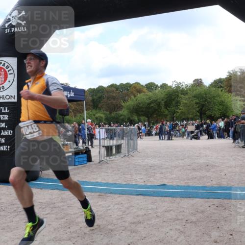 14.09.2025 - Stadtparktriathlon Strokosch-Dieckow http://msf.ph/oto/8889062 14.09.2025 12:37:29 Ziel 944, 1048 meine-sportfotos.de
