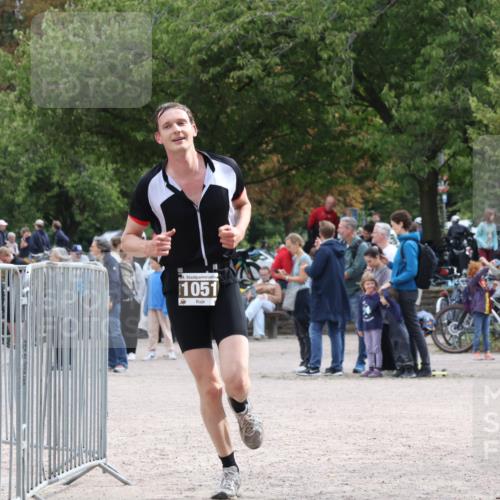 14.09.2025 - Stadtparktriathlon Strokosch-Dieckow http://msf.ph/oto/8889065 14.09.2025 12:37:37 Ziel 1051 meine-sportfotos.de