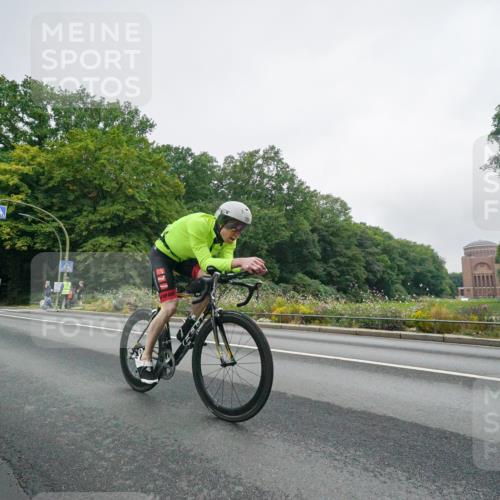 14.09.2025 - Stadtparktriathlon Michael Burmester http://msf.ph/oto/8889068 14.09.2025 09:03:01 Radfahren 341, 352, 362, 451 meine-sportfotos.de