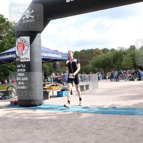 14.09.2025 - Stadtparktriathlon Strokosch-Dieckow http://msf.ph/oto/8889071 14.09.2025 12:37:39 Ziel 1051 meine-sportfotos.de