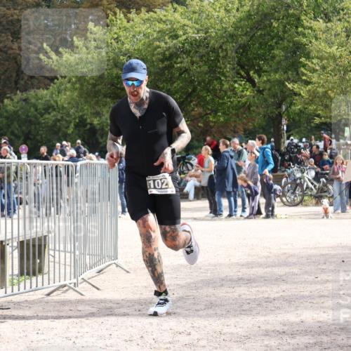 14.09.2025 - Stadtparktriathlon Strokosch-Dieckow http://msf.ph/oto/8889091 14.09.2025 12:37:49 Ziel 1027, 1115 meine-sportfotos.de
