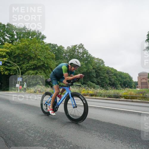 14.09.2025 - Stadtparktriathlon Michael Burmester http://msf.ph/oto/8889104 14.09.2025 09:04:13 Radfahren 303, 319, 338, 357, 369 meine-sportfotos.de