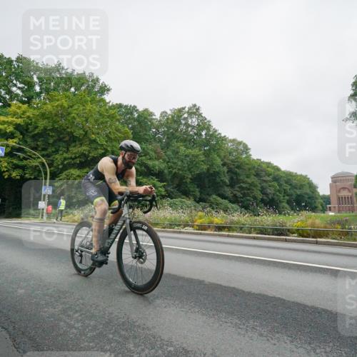 14.09.2025 - Stadtparktriathlon Michael Burmester http://msf.ph/oto/8889106 14.09.2025 09:04:18 Radfahren 303, 332, 338, 369, 372 meine-sportfotos.de